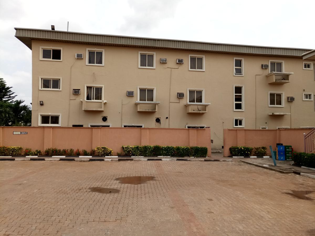 Hotel Benizia Asaba Buitenkant foto